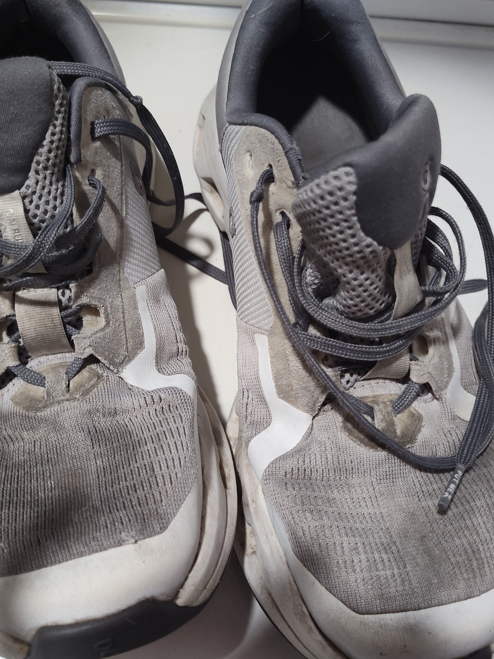 On Running Gray/White Athletic Running Shoes